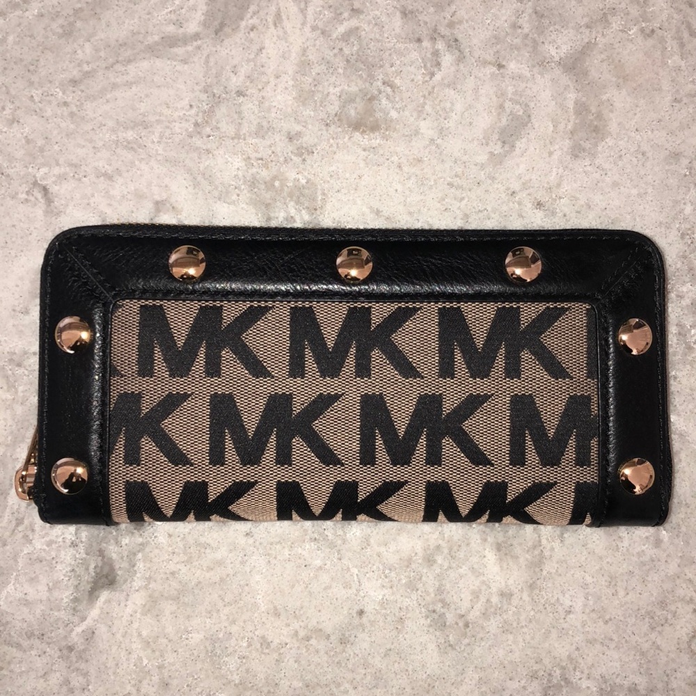 NWOT Michael Kors wallet